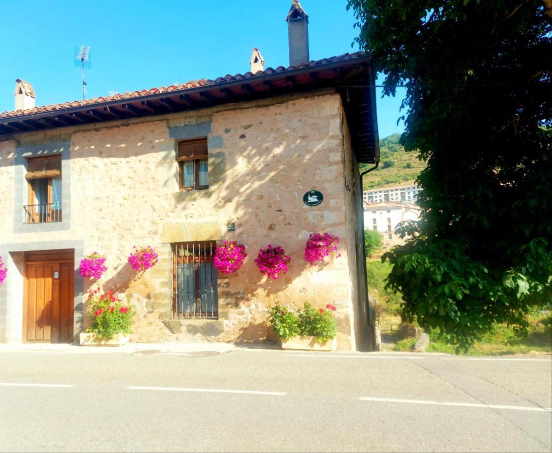 Gasthaus Casa Rural El Quemao Villoslada de Cameros Exterior foto